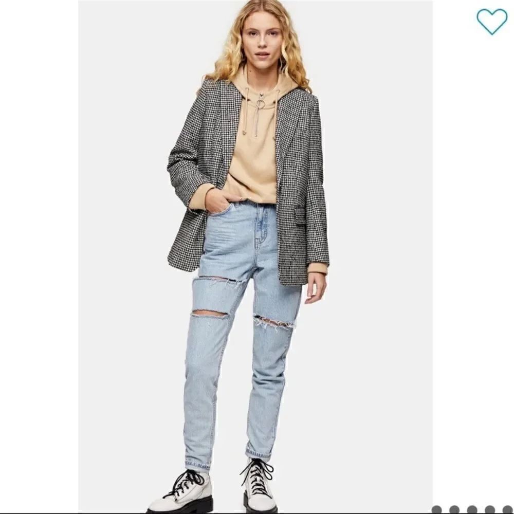 Topshop- Women’s Light Wash Mom Jeans Busted Knees Distressed, Size 32